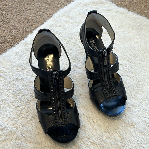 Michael Kors women’s black heels with zipper - Picture 2 of 6